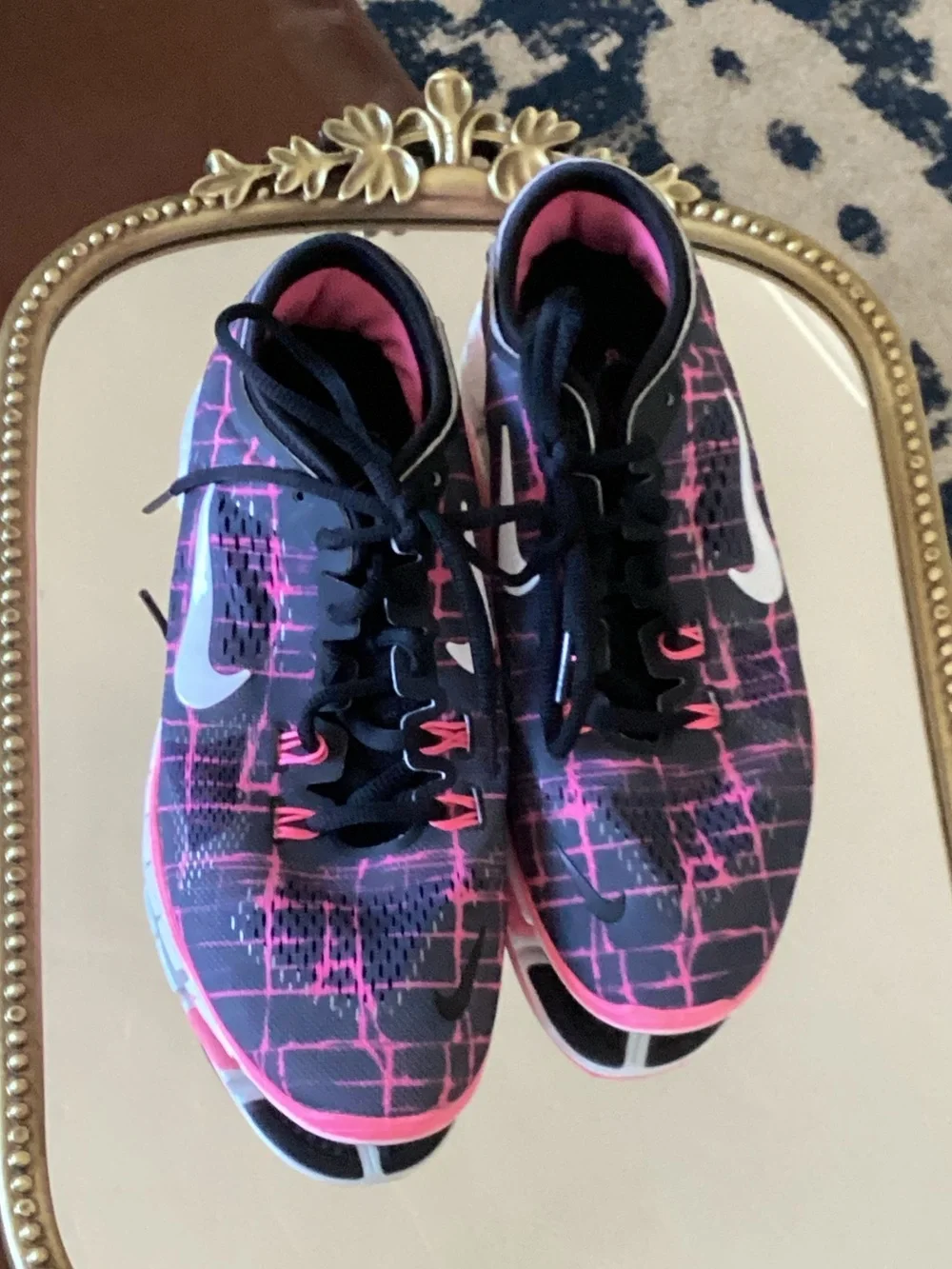 Nike Free Women’s Black & Pink Athletic Training Shoes size 7.5